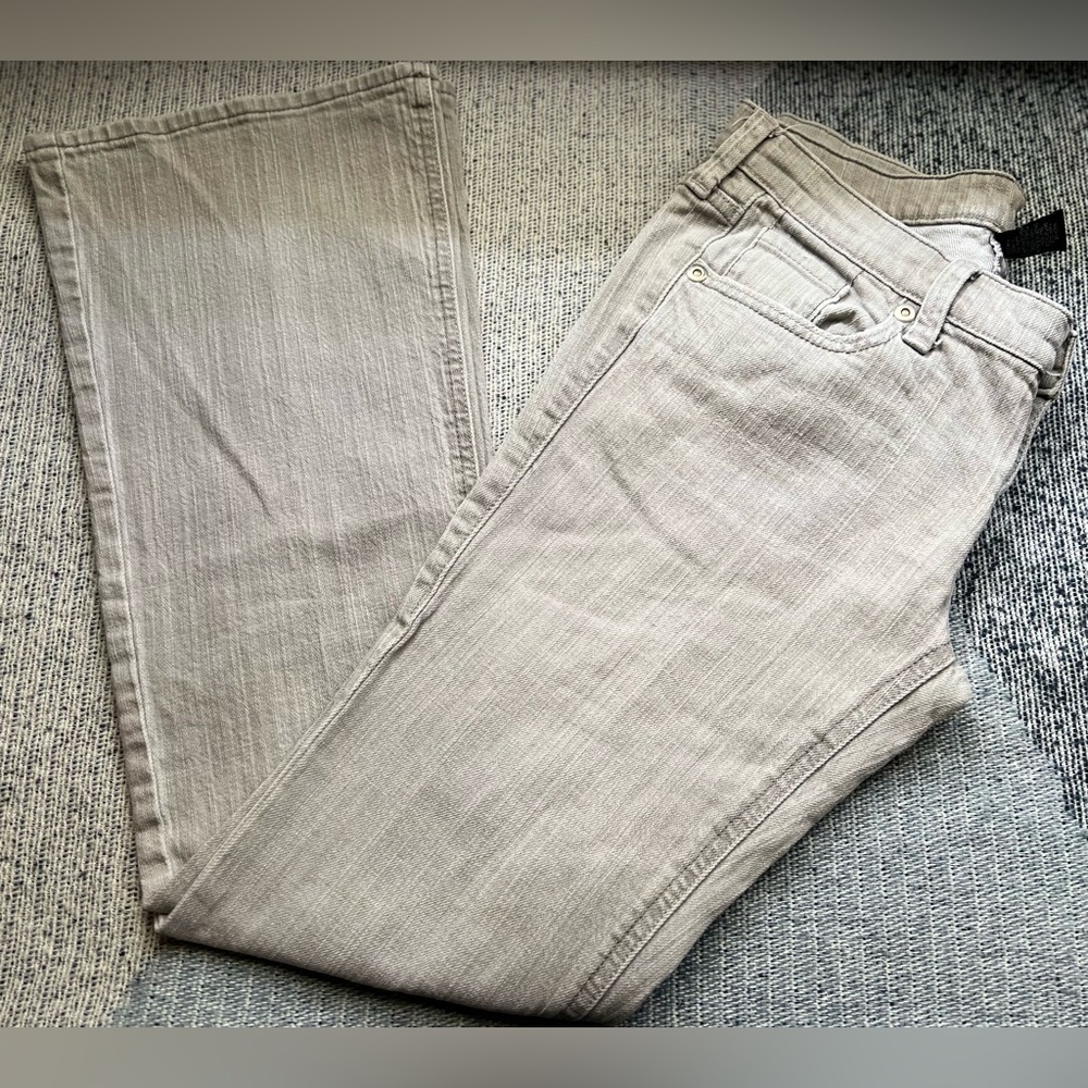 New York & Company Light Gray Jeans, Size 4 - Picture 4 of 4